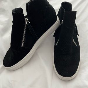 Steve Madden black fashion tennis shoes size 10